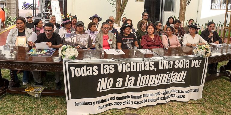 Víctimas de la violencia estatal de distintos periodos y organizaciones de derechos humanos alertan sobre el avance de la impunidad y el retorno del autoritarismo